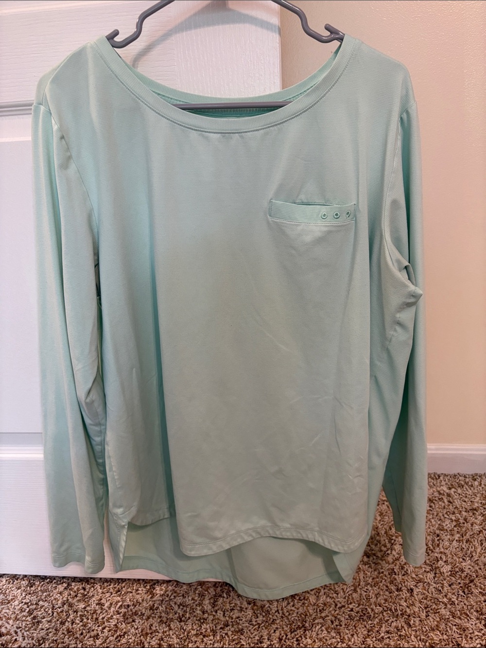 Women's Long-Sleeve Light Mint Tee with Pocket Detail